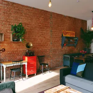 130sqm-appartment-with-20sqm-terras-and-free-parking.brusselshotelsbook.com/